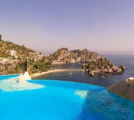 Ritiro sulla spiaggia: 120mq con parcheggio, WiFi, A/C, piscina e balcone, Italia, Taormina, Provincia di Messina