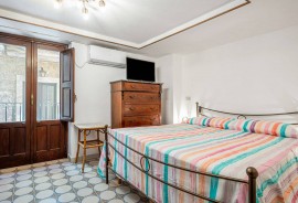 Roomy Central Apartment in the Heart of Taormina