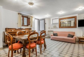 Roomy Central Apartment in the Heart of Taormina