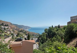 Taormina Mela's Holidays near the Historic Center