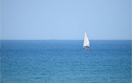 Appartamento con vista sulla costa, parcheggio e giardino