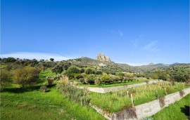 Appartamento vista mare con parcheggio e giardino