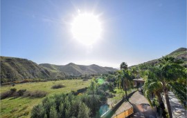 Appartamento vista mare con parcheggio e giardino