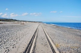 2 km dalla spiaggia e dal fiume: AC, WiFi, Parcheggio, Balcone e Congelatore