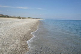 2 km dalla spiaggia e dal fiume: AC, WiFi, Parcheggio, Balcone e Congelatore