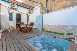 Appartamento 'Suite Fiocco' con vasca idromassaggio esterna, terrazza, Wi-Fi e aria condizionata, Italia, Marina di Ragusa, Provincia di Ragusa