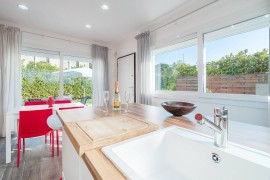 Villa 'Aurora' con terrazza privata, Wi-Fi e aria condizionata, Italy, Fontane Bianche, Cassibile