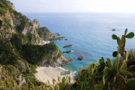 Casa Arco, per 8 persone, con piscina condivisa e accesso alla spiaggia, Italia, Faro Capo Vaticano, Provincia di Vibo Valentia