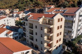 Arvala Apartments - Deluxe apartment with side sea view