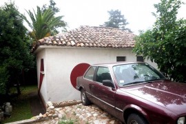 Intera casa estiva d'epoca e giardino e parcheggio Budva Center