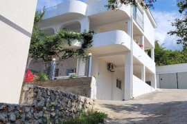 Schöne Gemütliche Fewo mit Meerblick, Terrasse und Carport in Strandnähe