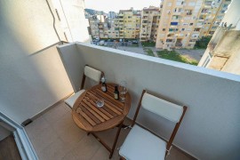 Romantic apartment with two bedrooms located 100 meters from the city center