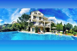 Villa Jovicic: Exklusive Ferienwohnungen mit Pool, Montenegro, Topla, Montenegro