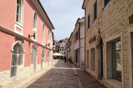 Splendida vista sul mare, a 50 metri dal mare, negozi, bar, ristoranti, centro storico