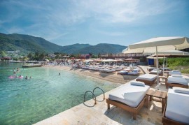 1-Bed large Apartment in Tivat swiming pool