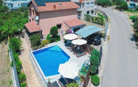 Casa vacanza per 8 persone con terrazza, Croatia, Bilice, Šibenik-Knin