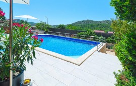 Casa vacanza per 8 persone con terrazza, Croatia, Bilice, Šibenik-Knin