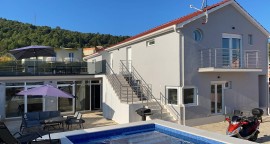 Casa vacanza per 18 persone con balcone, Croatia, Bilice, Šibenik-Knin