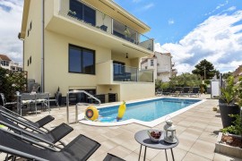 Apartment Cvita with shared pool, Croatia, Sebenico, Šibenik-Knin