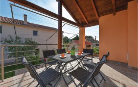 Casa vacanza per 5 persone con terrazza, Croatia, Bilice, Šibenik-Knin