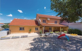 Casa vacanza per 7 persone con terrazza, Croatia, Bilice, Šibenik-Knin