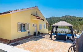 Casa vacanza per 6 persone con terrazza, Croatia, Bilice, Šibenik-Knin