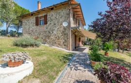 Ritiro in riva al fiume con piscina e giardino, Italia, Murlo, Chianti