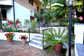 Villa con piscina tra le colline del lago di Bracciano, Italia, Manziana, Lago di Bracciano