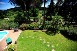 Villa con piscina tra le colline del lago di Bracciano, Italia, Manziana, Lago di Bracciano