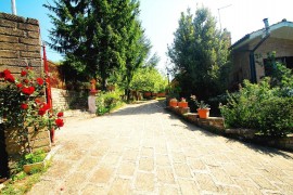 Villa con piscina tra le colline del lago di Bracciano, Italia, Manziana, Lago di Bracciano