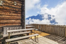 Chalet 'Griawanghütt'n Zillertal' con vista sulle montagne, terrazza privata e balcone