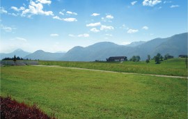 Appartamento con vista sulle montagne, parcheggio e terrazza