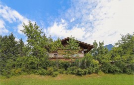 Appartamento con vista sulle montagne, parcheggio e terrazza