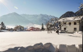 Appartamento con vista sulle montagne, parcheggio e terrazza