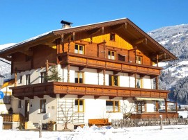 Lovely apartment with balcony and ski storage