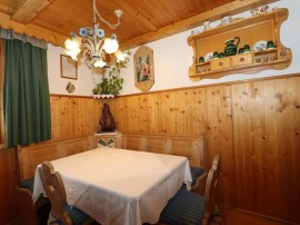 Cosy holiday apartment near the ski area