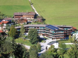 Appartamento con balcone e piscina coperta