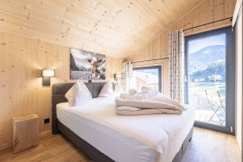 Chalet with 4 bedrooms for up to 10 people