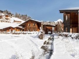 Two semi-detached chalets for travelling groups