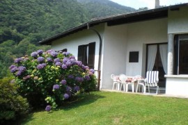 Staccata casa di 4 locali con ampio giardino, Italia, Cannobio, Comune di Cannobio