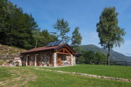 Un'oasi in mezzo alla natura: casa in pietra di 3 locali arredata con gusto con laghetto, Italia, Levo (Stresa), Comune di Stresa