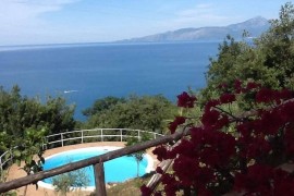 Piccola villa situata in una tranquilla piscina e vista mare \/ Golfo di Policastro, Italy, Maratea, Provincia di Potenza