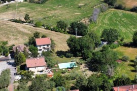 Appartamento in casa bifamiliare con parco e piscina esclusivi a 10' dal mare, Italia, Tavullia, Pesaro-Urbino