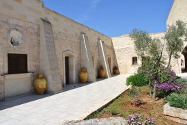 Camera Matrimoniale in Masseria Pugliese del 1700 (double room)