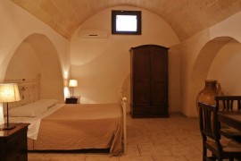 Camera Matrimoniale in Masseria Pugliese del 1700 (double room)