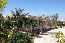 Salento - Villa Comoda E Spaziosa 3 Camere Da Letto, 2 Bagni, Giardino Privato