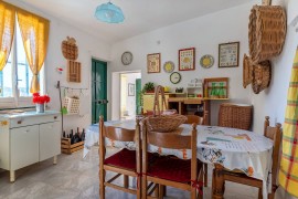 Trullo 'Nunuccio' con terrazza privata, Wi-Fi e aria condizionata, Italy, Ceglie Messapica, Salento