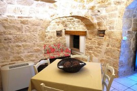 Trullo Madia With Shared Jacuzzi for a memorable stay in nature and relax, Italy, Salento